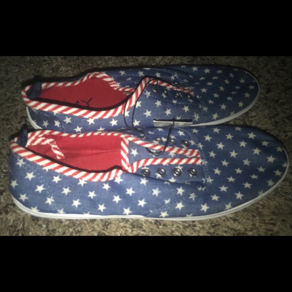 FINAL SALE — American Flag Sneakers - Picture 3 of 4